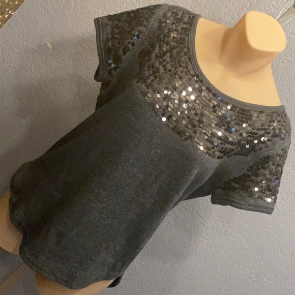 AERIE - grey short slv sweater w black sequins around the neck & shoulders - M - Picture 16 of 16